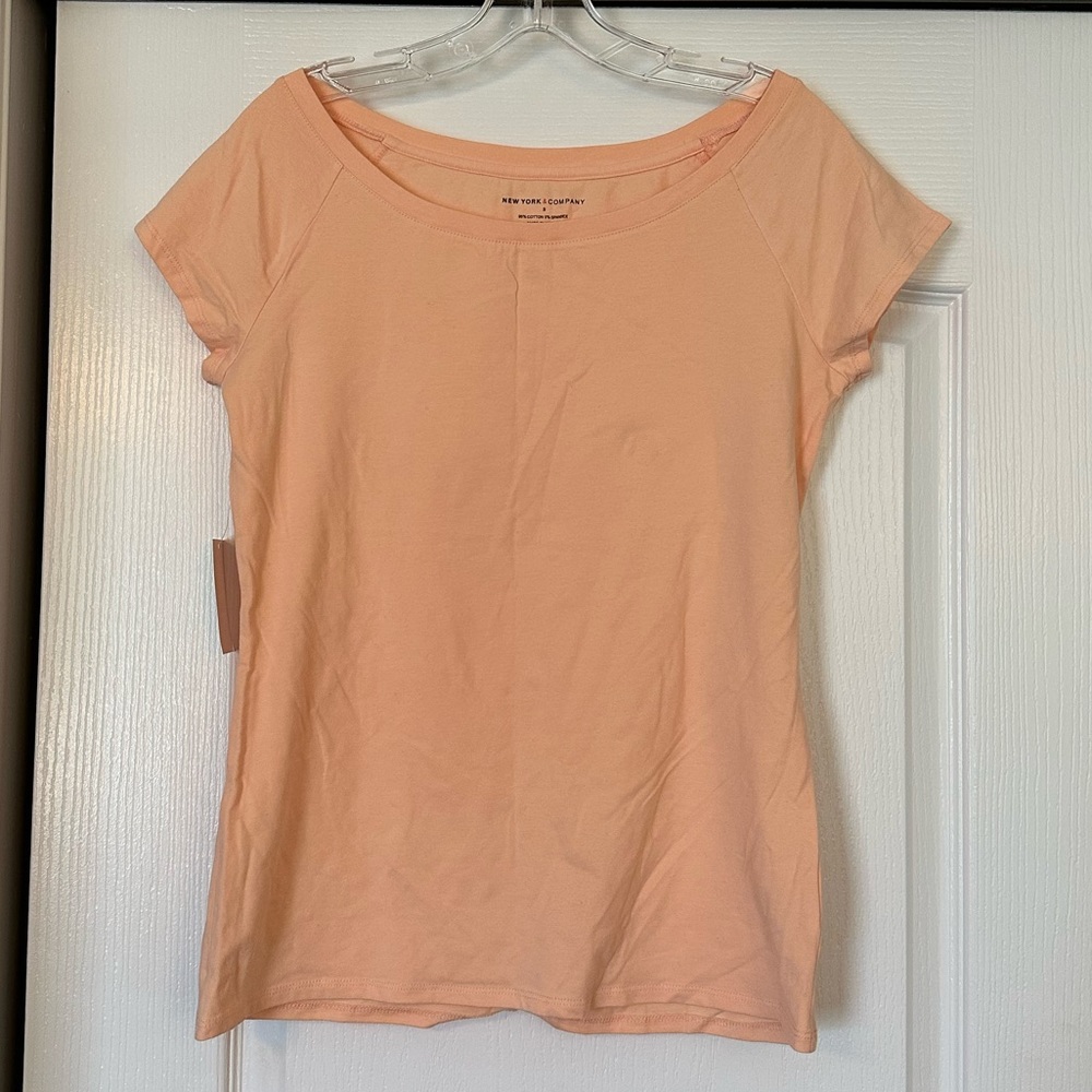 New York & Co Peach Boatneck Tee Size S NWT